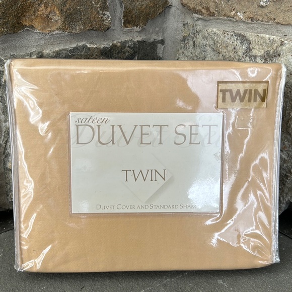 DUVET SET includes 1 TWIN DUVET COVER and 1 STANDARD SHAM - Picture 3 of 4